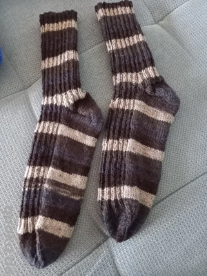 Handgestrickte Socken Größe 43-44