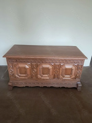 Truhe aus Holz