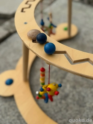 Babyspiel und Lauflerngerät Motorikspiel Spielbogen aus Holz
