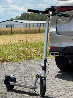 MAZDA Micro Commuter E-Scooter - WIE NEU - Rar & Praktisch