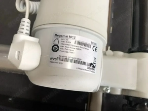 Neuwertiger, mehrfach elektrisch verstellbarer Pflegebettrahmen