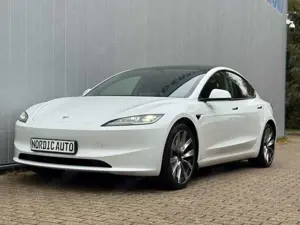 Tesla Model 3 Highland Long Range Dual AWD