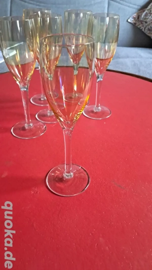 Goldfarbene Sektgläser