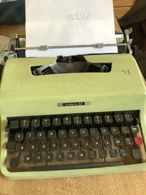Olivetti Schreibmaschine Lettera 32, tragbar