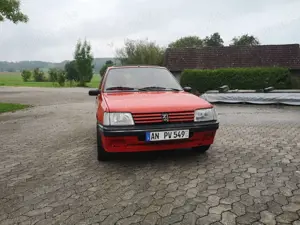 Peugeot 205 205 Automatik Bild 3
