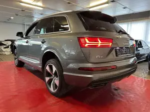 Audi Q7 3.0 TDI S-Line //AHK//Pano//Bose//21Zoll Bild 5