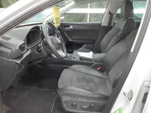 SEAT Leon Sportstourer 2.0 TDI DSG Style Navi LED Bild 4