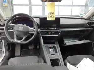 SEAT Leon Sportstourer 2.0 TDI DSG Style Navi LED Bild 3