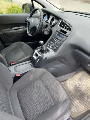 Peugeot 5008 Active Bild 4