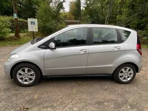 Mercedes-Benz A 160 A-Klasse  5-Türer BlueEFFICIENCY Elegance Bild 3