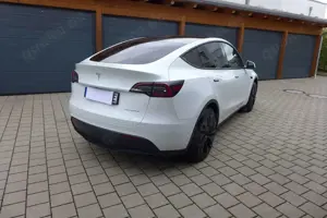 Tesla Model Y Long Range Dual Motor AWD Premium Interior Bild 4