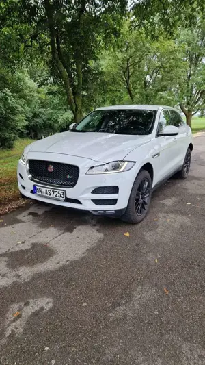 Jaguar F-Pace 2.0D AWD Automatic.. R-Sport