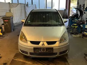 Mitsubishi Colt Colt 1.5 Benzin ,109 PS!! TÜV Neu !! Bild 3