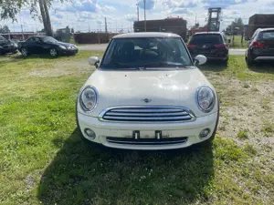MINI One One TÜV NEU Bild 3