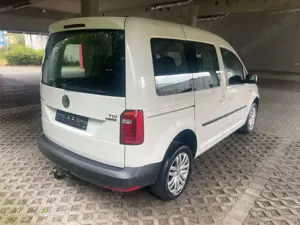 Volkswagen Caddy PKW Trendline BMT DSG  4Motion Bild 4