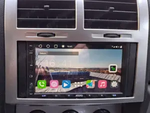 Dodge Nitro Nitro 2.8 CRD DPF Automatik SXT Bild 3