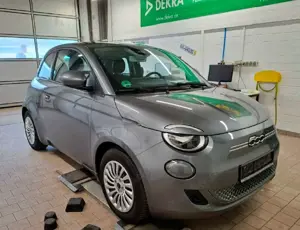 Fiat 500e 320 Km Reichweite  Navi - Klimaautomatik