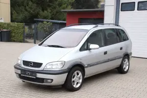 Opel Zafira 1.8 16V Selection Executive
