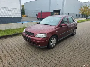 Opel Astra 1.8 16V Comfort 4-türig D 4