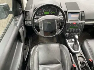 Land Rover Freelander 2 i6 HSE AHK HU 2/27 Bild 4