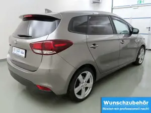 Kia Carens 2.0 GDI Aut Attract 7-Sitze+Navi+Kamera Bild 4