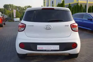 Hyundai i10 1.2 YES! Navi Sitzheizung Schiebedach PDC Bild 4