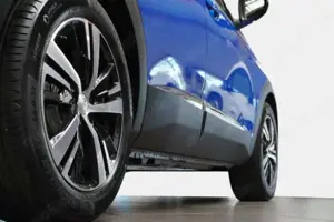 Peugeot 3008 Hybrid 225 e-EAT8 GT++SHZ++RFK++EPH vo+hi Bild 4