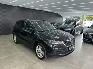Skoda Karoq 2.0 TDI Style 4x4*Keyless*ACC*CantonSound*