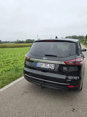 Ford S-Max S-Max 2.5 Duratec FHEV TITANIUM Bild 4 Ford S-Max S-Max 2.5 Duratec FHEV TITANIUM Bild 4