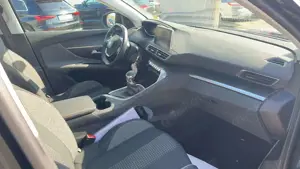 Peugeot 3008 Puretech 130ch SS BVM6 Allure Bild 5