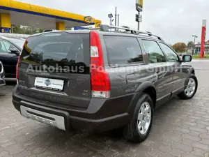 Volvo XC70 2.4 D5 AWD Kinetic/1.Hand/155TKM/TOP Bild 4