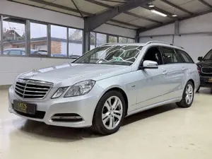 Mercedes-Benz E 220 CDI BlueEfficiency / NAVI / PDC / TÜV NEU