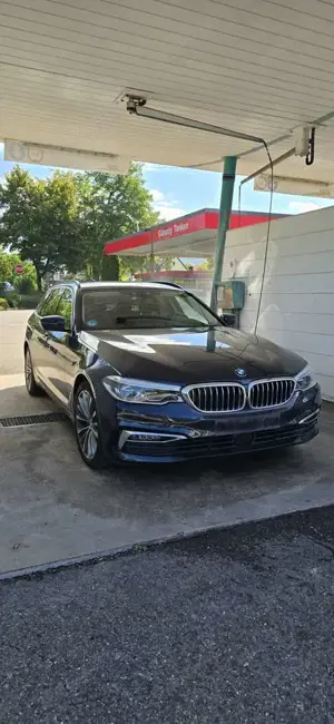 BMW 530 530i Touring Aut. Luxury Line
