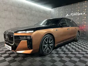 BMW i7 xDrive M70 PanoSky Lounge KinoTV Executive BW