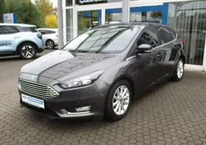 Ford Focus Lim. Titanium / Klimaauto/PDC/Winterpaket