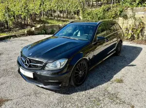 Mercedes-Benz C 63 AMG Bi-Xenon, Kamera, PTS, Harman Kardon ! Bild 3