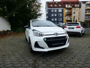 Hyundai i10 YES!  AUTOMATIK