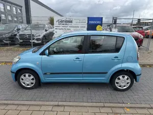 Daihatsu Sirion 1.3 ECO 4WD *2. Hand*Automatik*Klima*PDC* Bild 4