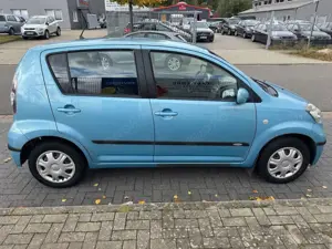 Daihatsu Sirion 1.3 ECO 4WD *2. Hand*Automatik*Klima*PDC* Bild 5