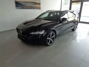 Volvo V60 Plus Dark Recharge Plug-In Hybrid AWD