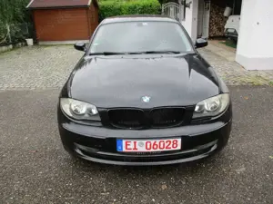 BMW 118 118d Bild 2