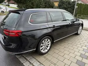 Volkswagen Passat Variant 2.0 TDI SCR DSG (BlueM. Tech) Highline Bild 5