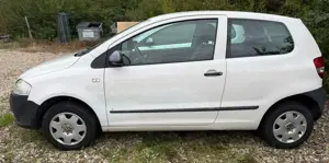 Volkswagen Fox Fox 1.2, SERVICE neu, TÜV 08/2027 Bild 2