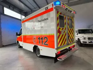 Mercedes-Benz Sprinter III 519 CDI RTW/KTW*RETTUNGSFAHRZEUG* Bild 2