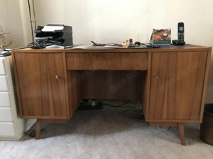 Schreibtisch 