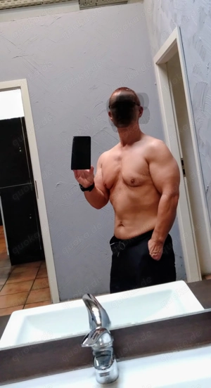 Suche Frau 21 bis 65 jahre mit Devoter Ader