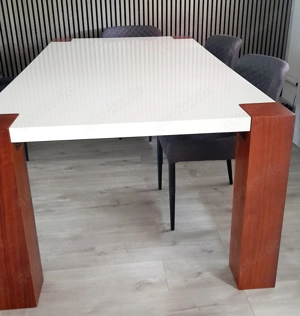 Esstisch hochglanz weiss + Furnier-Holz
