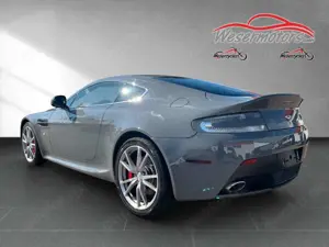 Aston Martin V8 Bild 3