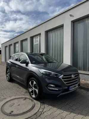 Hyundai TUCSON 2.0 CRDi 4WD Automatik Premium