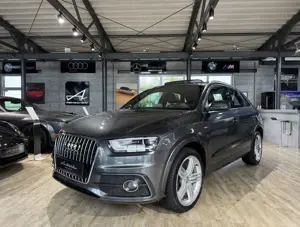 Audi Q3 2.0 TFSI S-Line quattro*PANO*AHK*NAVI*BOSE